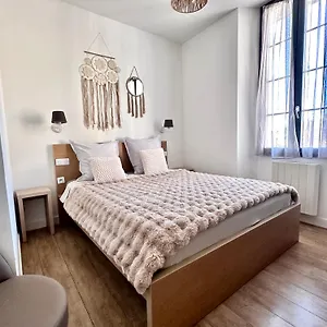 Apartment 3 Pieces Vue Mer A Proximite Des Parfumeries, Grasse